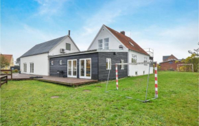 Nice Home In Glesborg With House Sea View, Glesborg